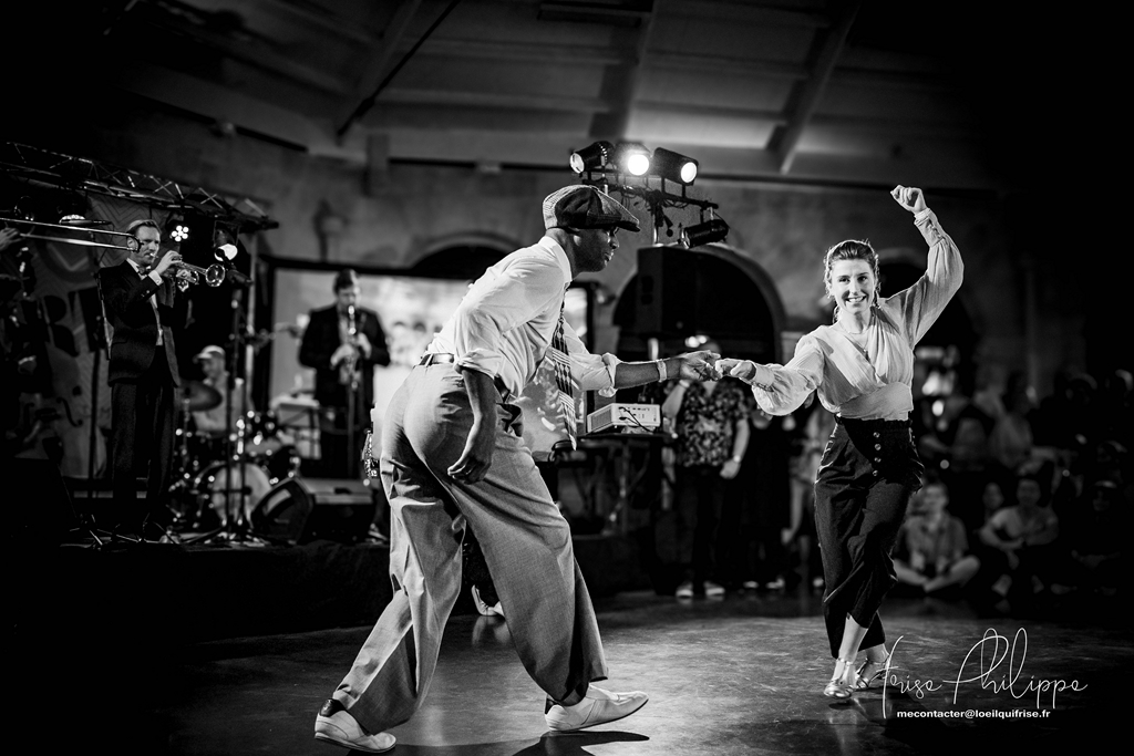 Duo de danseurs de swing lors du festival Swing Art
